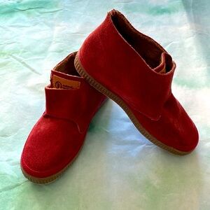 Natural World maroon leather kid’s boots.